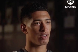 贝林厄姆：比赛压力是巨大的，但向老将讲教后意识到我们也能逆转