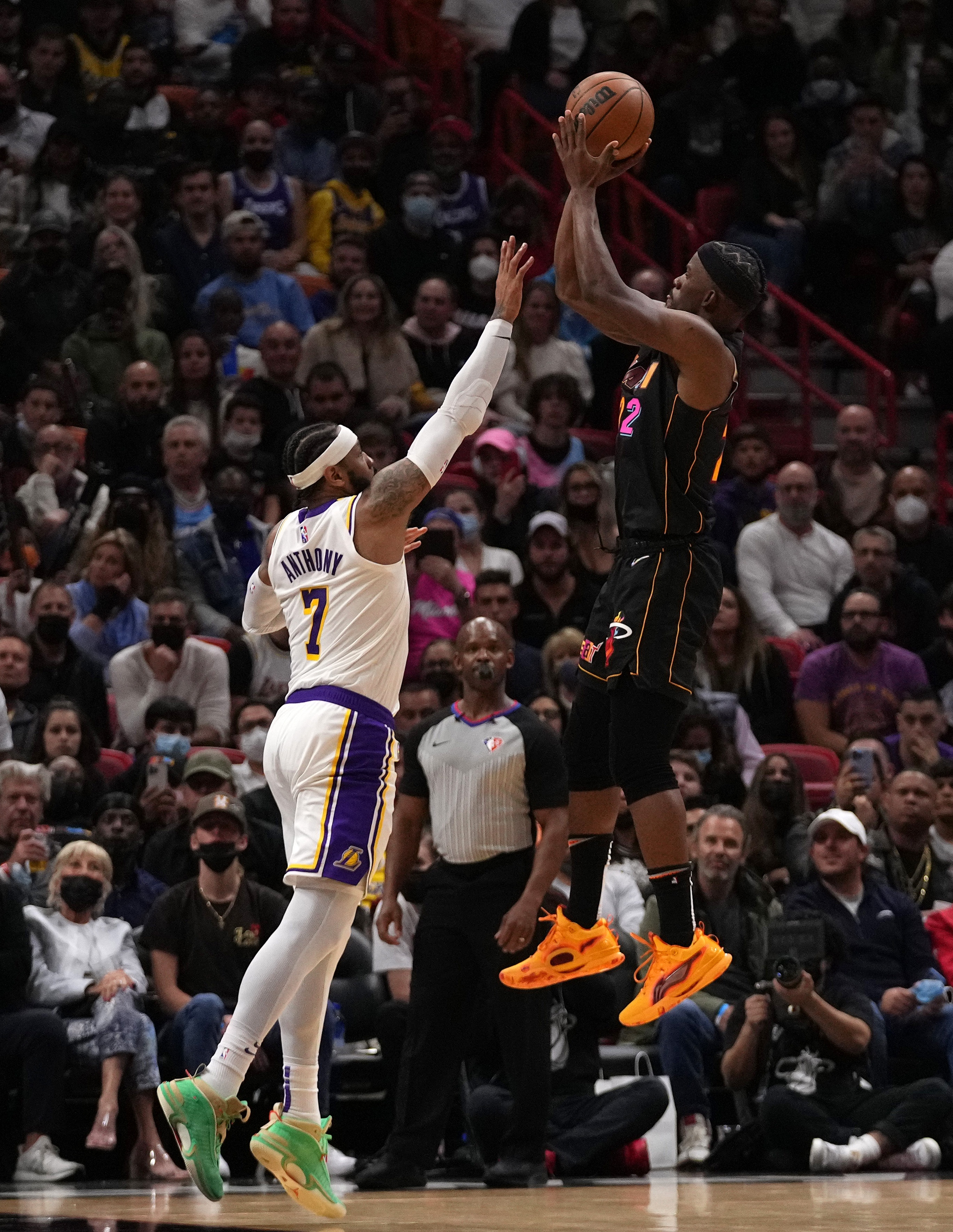 kaiyun官网-巴特勒>安东尼?美记:如果你真的想要赢得比赛 你就得选择巴特勒