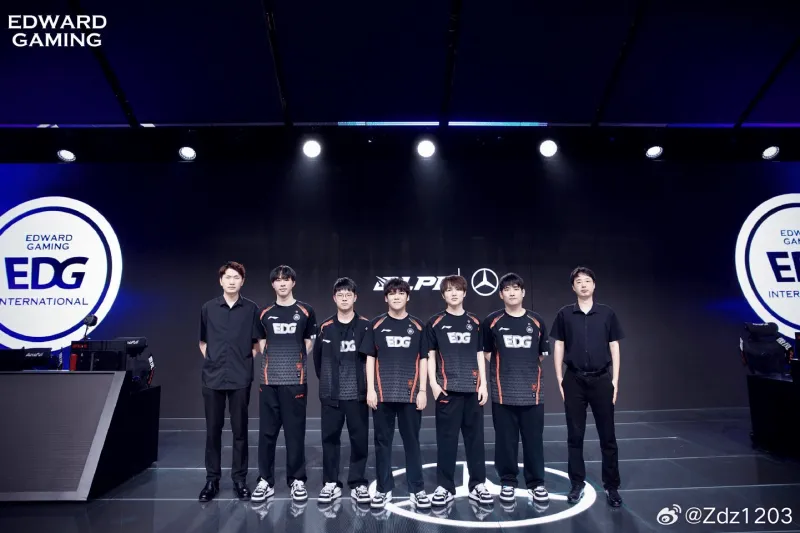 开云注册-Zdz发文告别2025赛季：谢谢今年大家的陪伴zdz想一直打下去